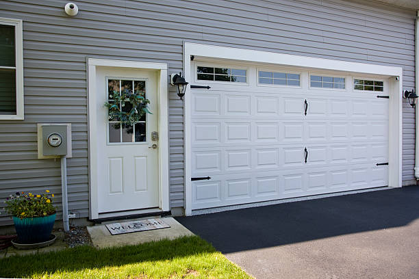 24/7 Emergency Garage Door Panel Replacement experts in Selma, AL
